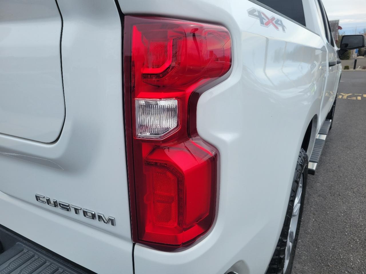 Chevrolet Silverado 1500 4WD Crew Cab 147" Custom 2021