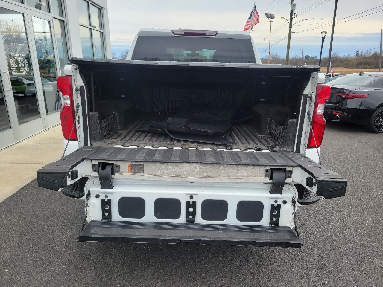 Chevrolet Silverado 1500 4WD Crew Cab 147" Custom 2021