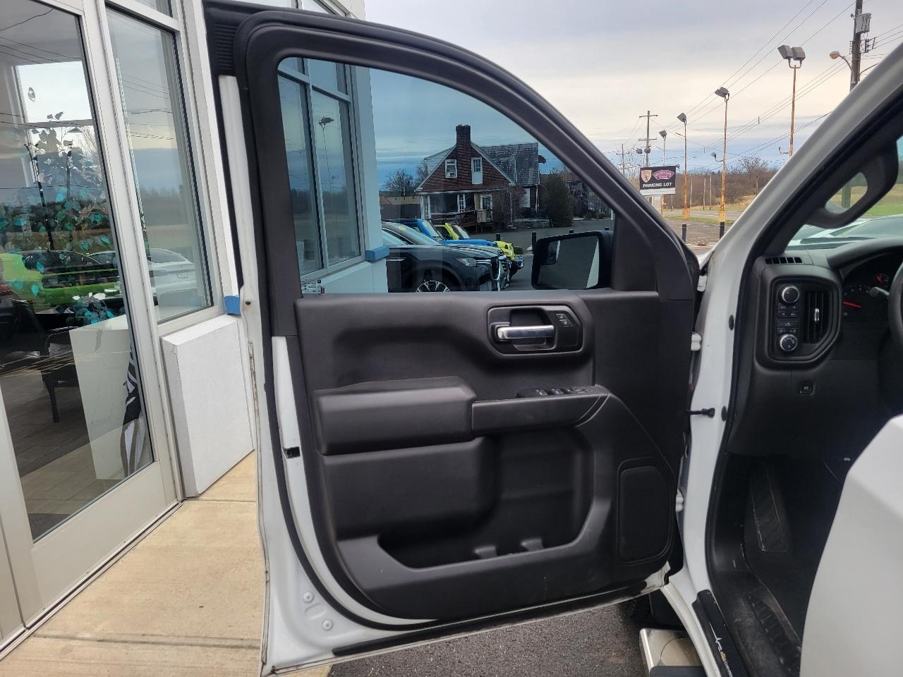 Chevrolet Silverado 1500 4WD Crew Cab 147" Custom 2021