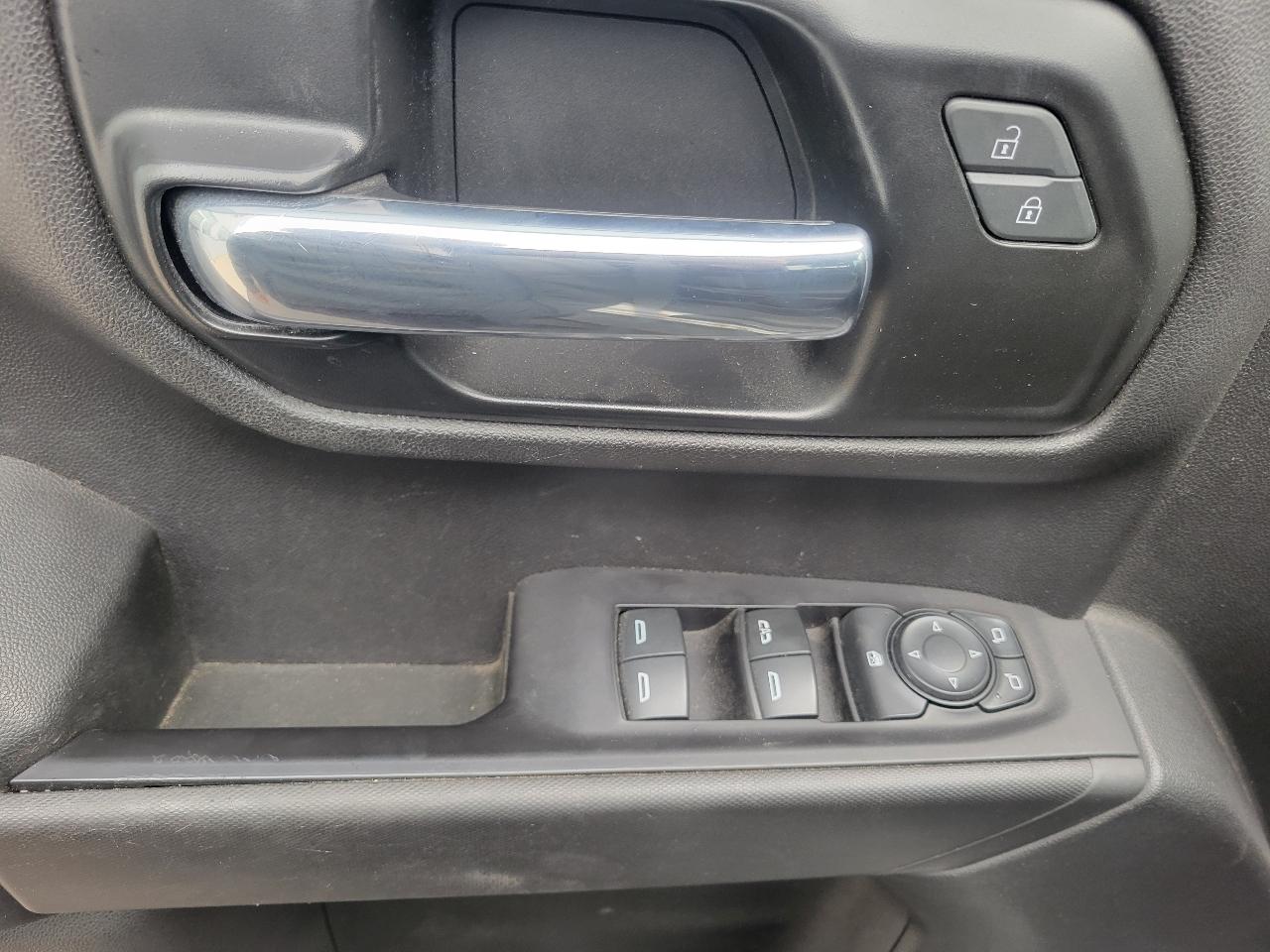 Chevrolet Silverado 1500 4WD Crew Cab 147" Custom 2021