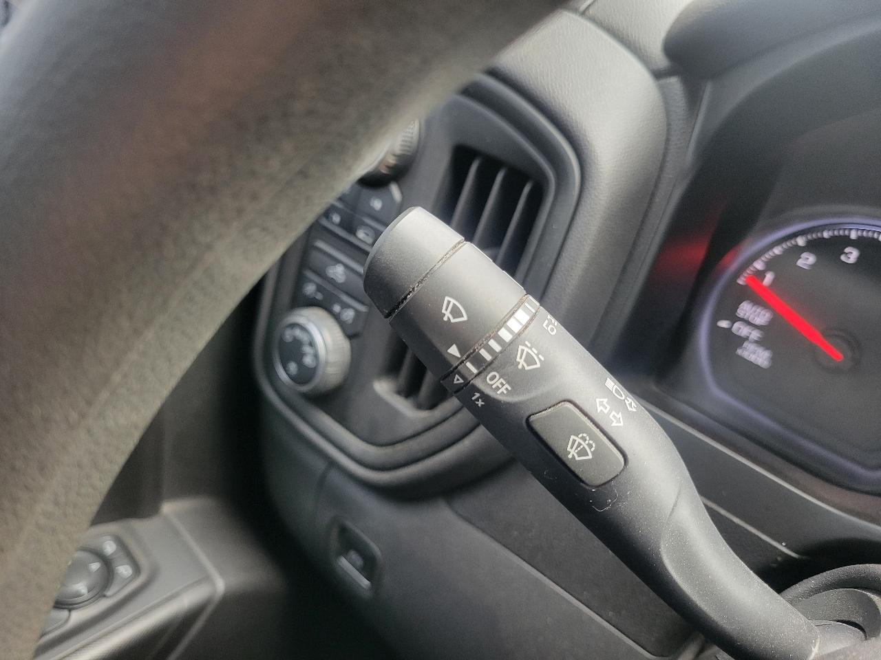 Chevrolet Silverado 1500 4WD Crew Cab 147" Custom 2021