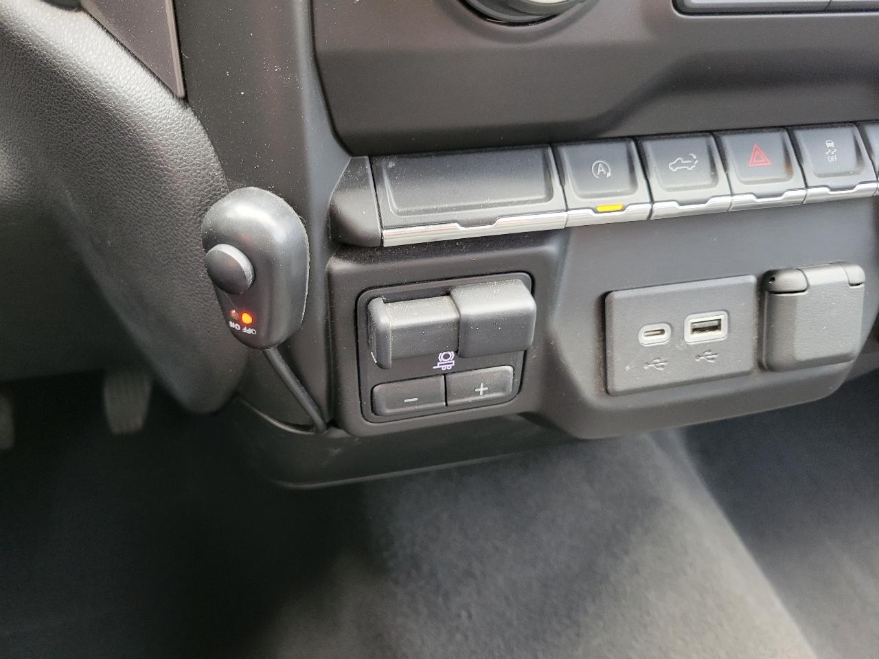 Chevrolet Silverado 1500 4WD Crew Cab 147" Custom 2021