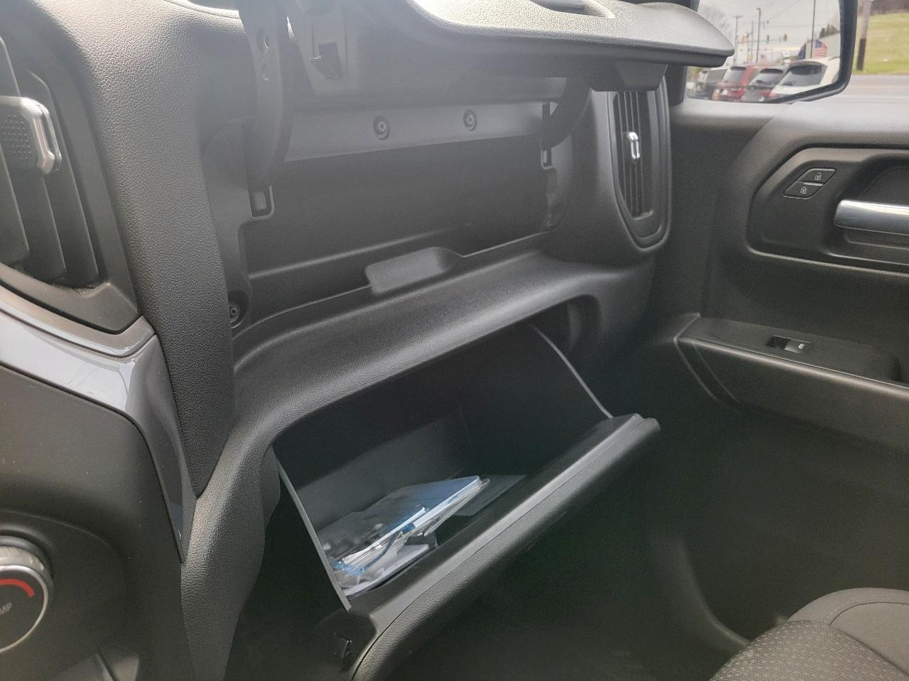 Chevrolet Silverado 1500 4WD Crew Cab 147" Custom 2021