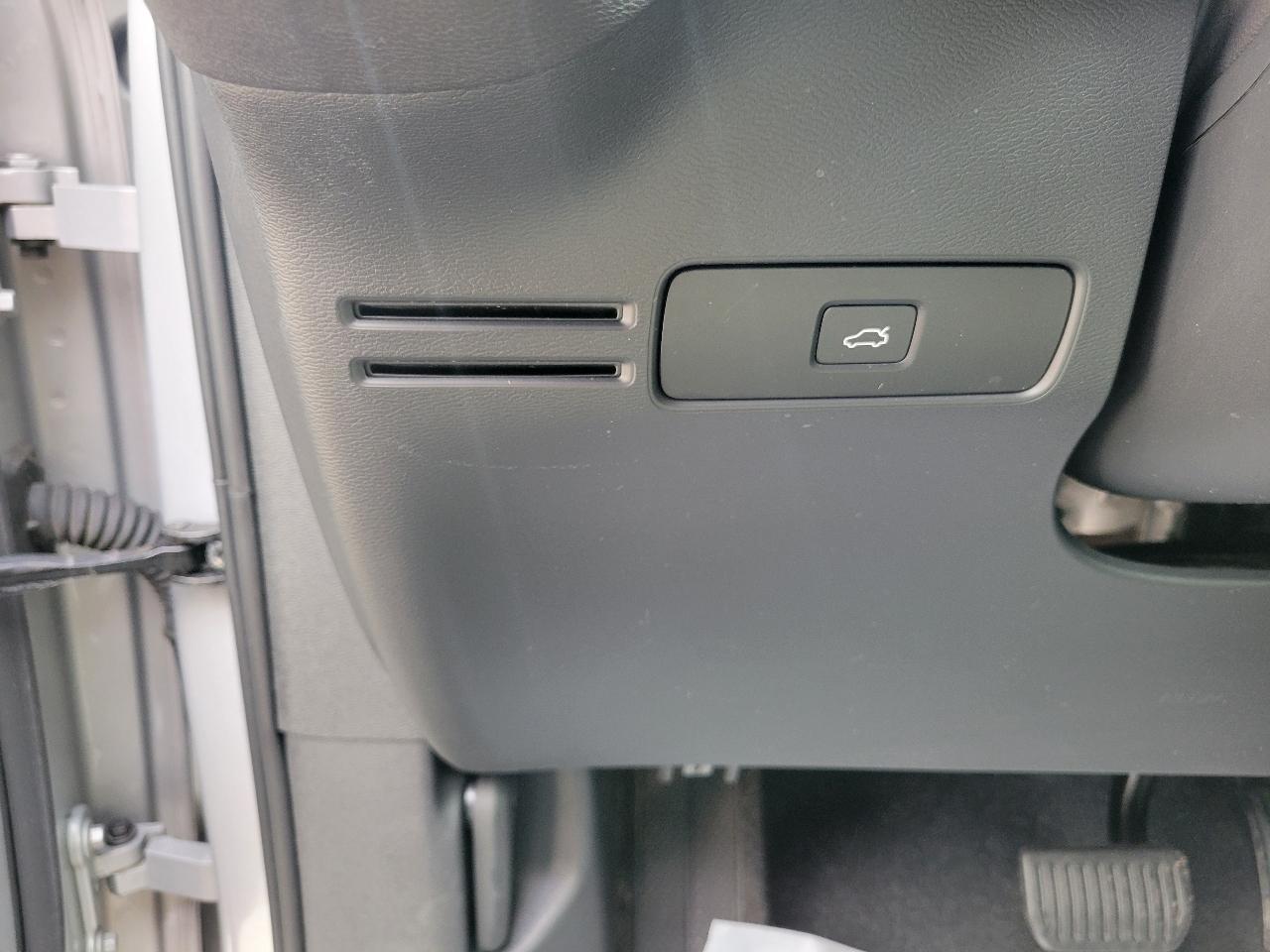 Volvo XC40 B5 AWD Core 2023