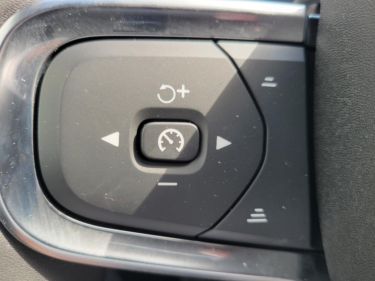 Volvo XC40 B5 AWD Core 2023