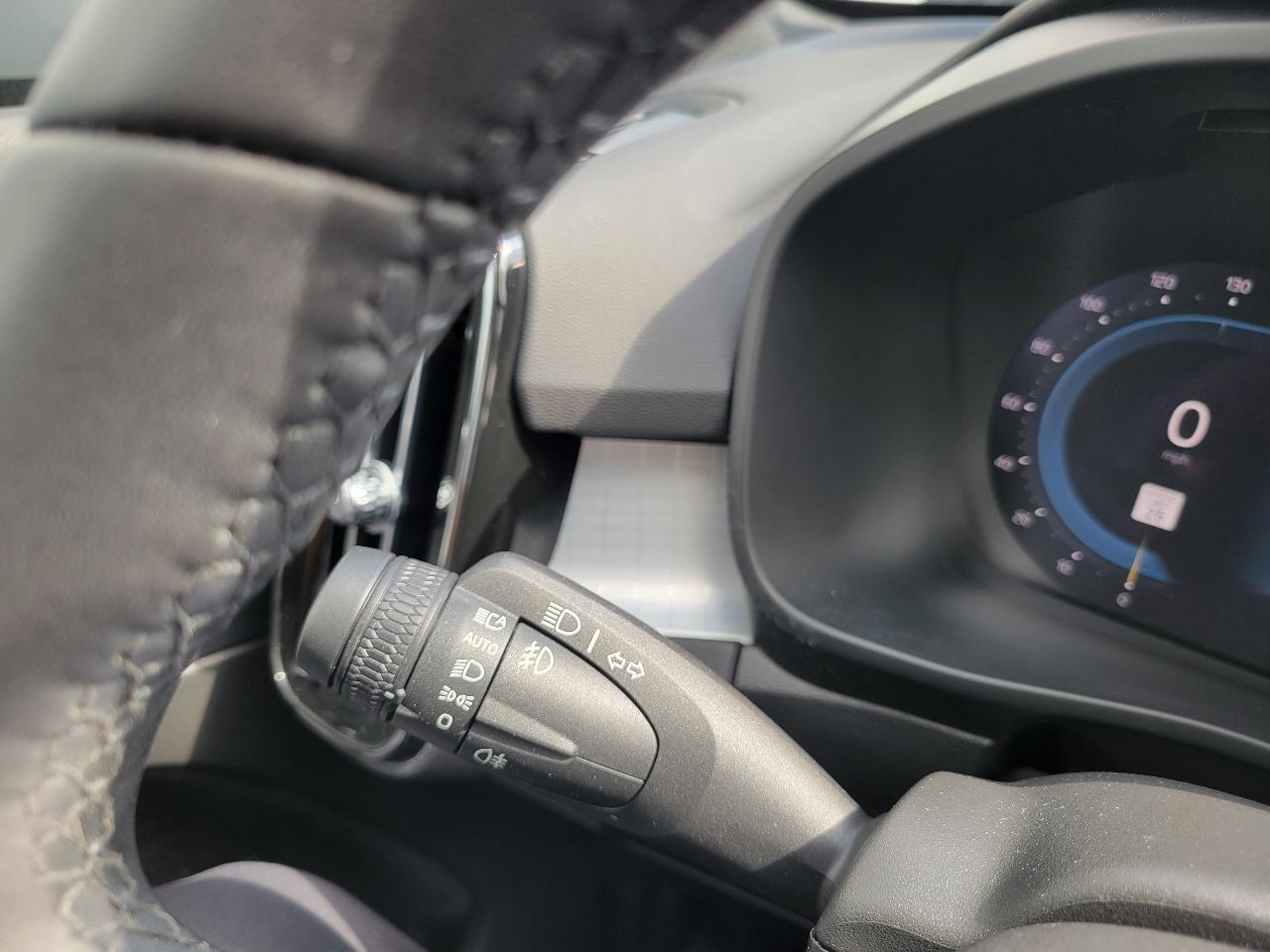 Volvo XC40 B5 AWD Core 2023