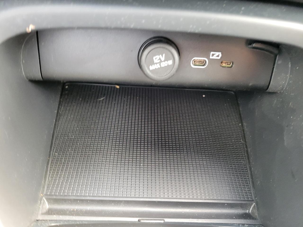 Volvo XC40 B5 AWD Core 2023