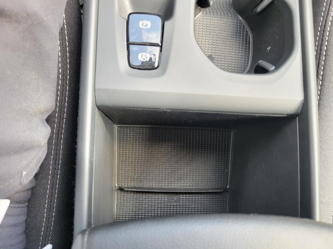 Volvo XC40 B5 AWD Core 2023