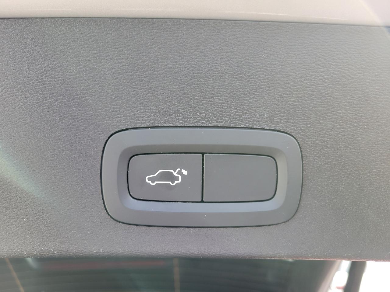 Volvo XC40 B5 AWD Core 2023