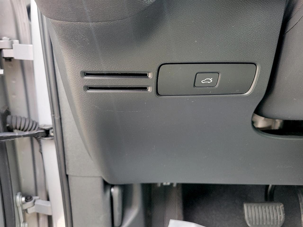 Volvo XC40 B5 AWD Core 2023