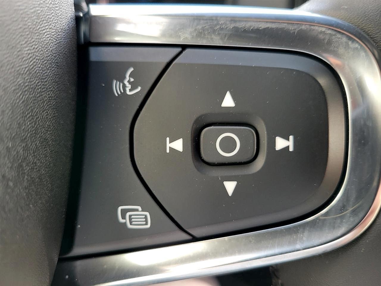 Volvo XC40 B5 AWD Core 2023