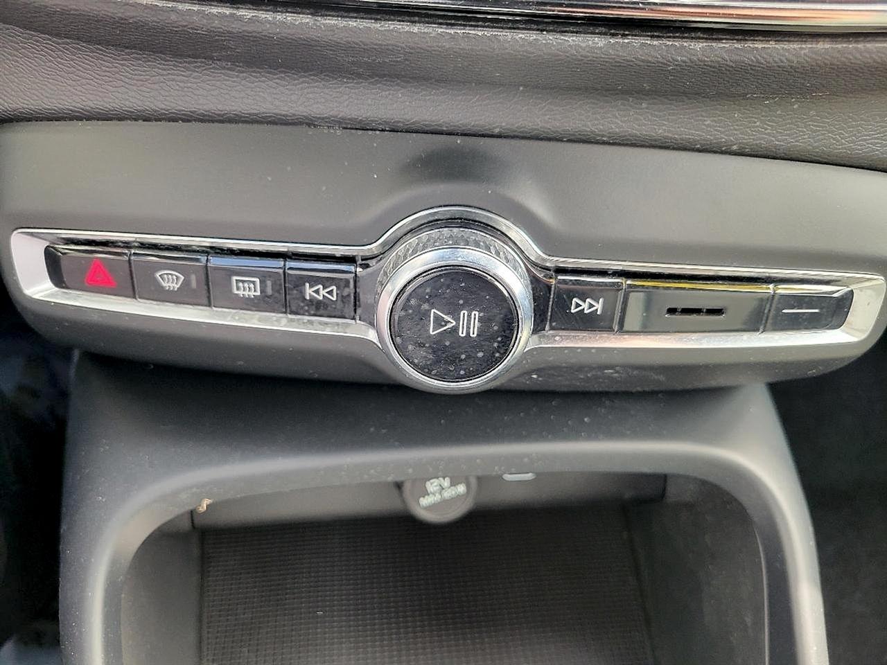 Volvo XC40 B5 AWD Core 2023