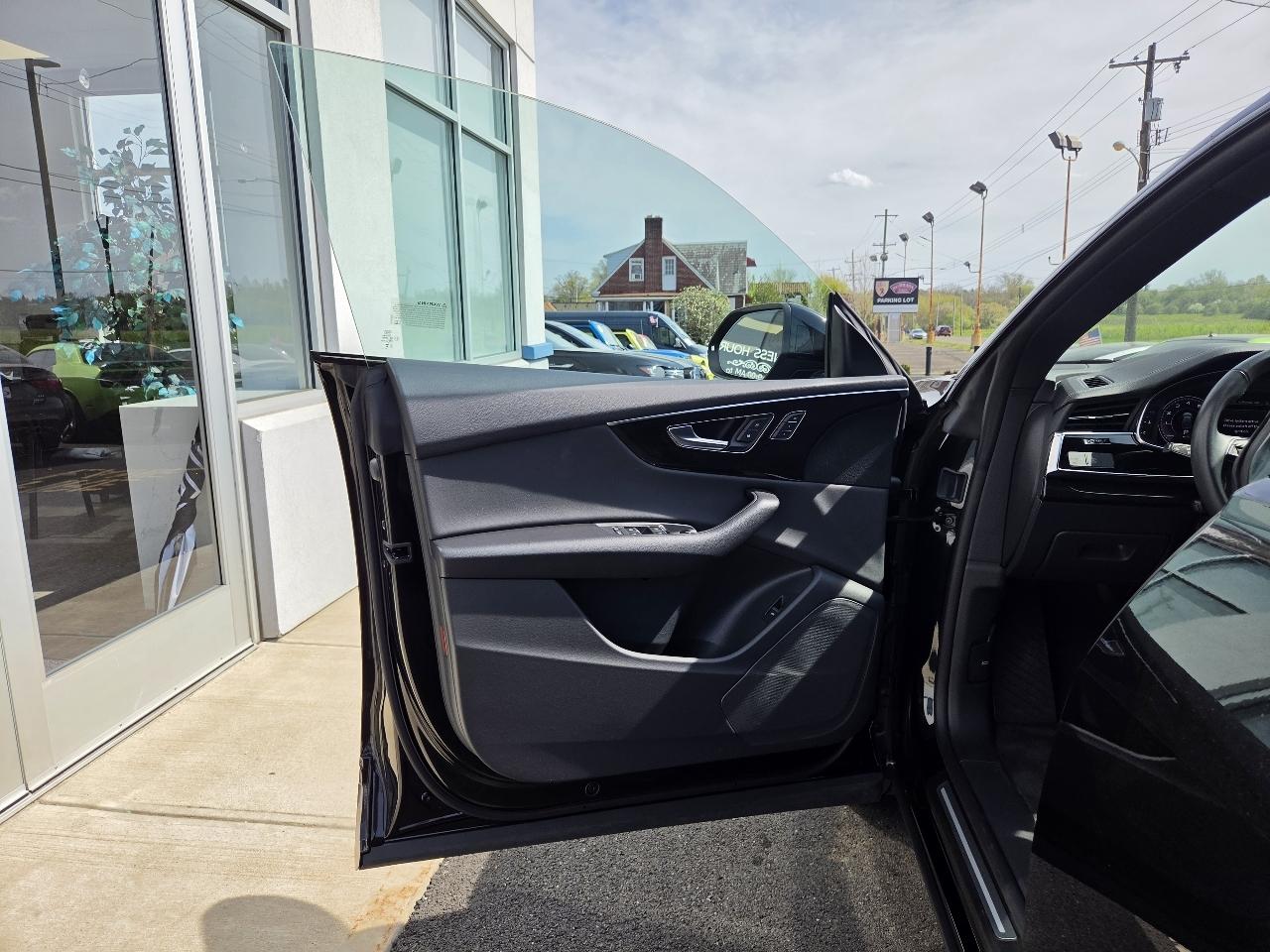 Audi Q8 Premium 55 TFSI quattro 2025