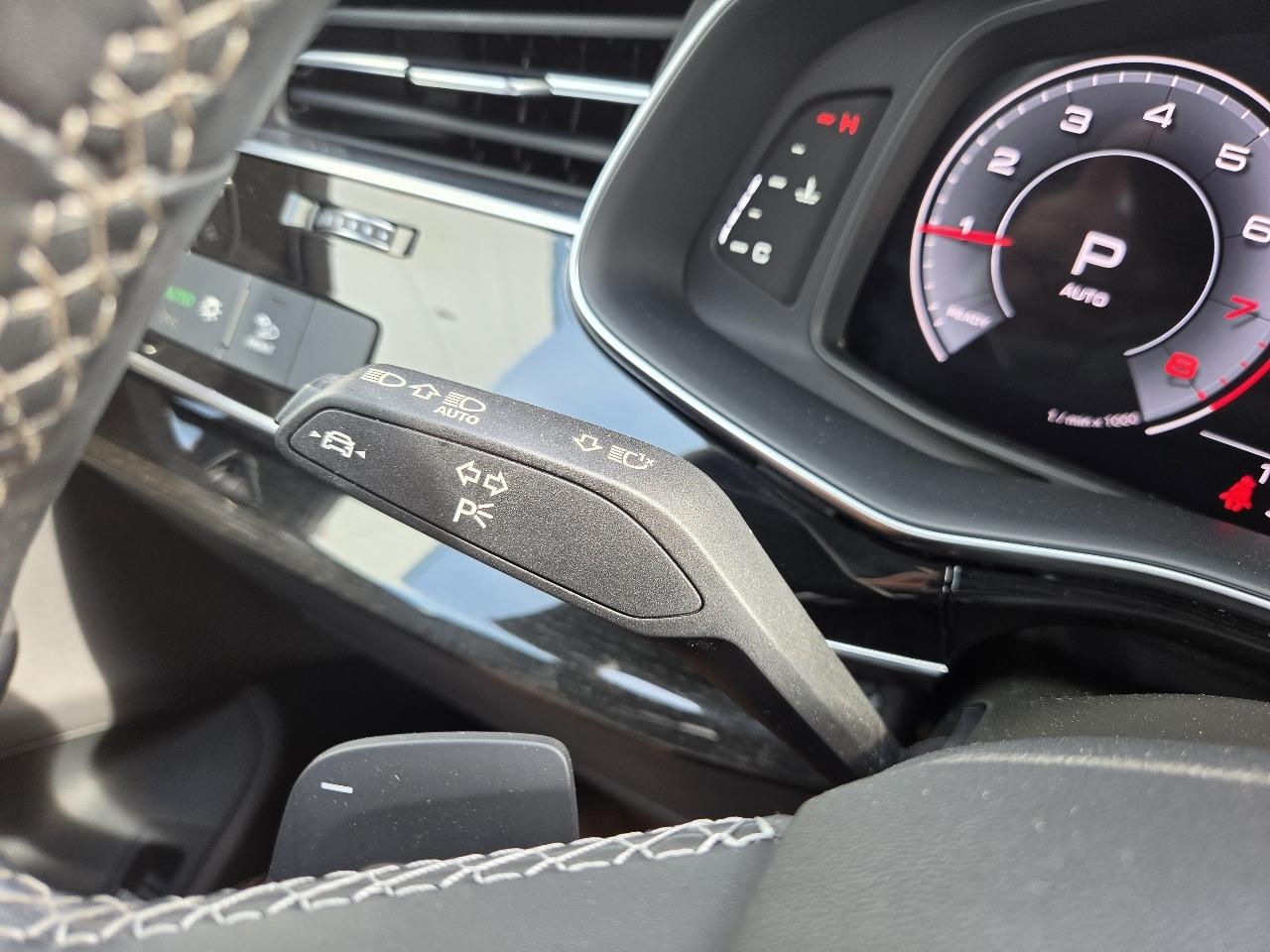 Audi Q8 Premium 55 TFSI quattro 2025