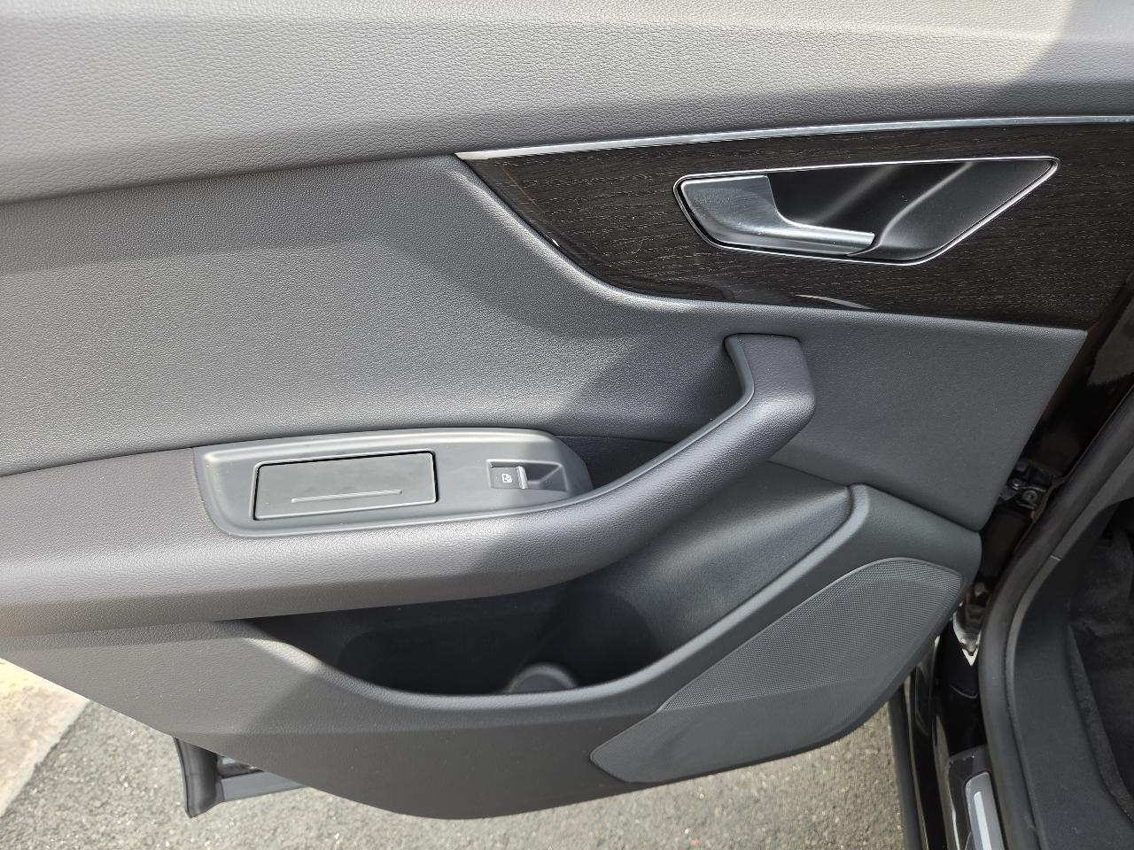 Audi Q8 Premium 55 TFSI quattro 2025