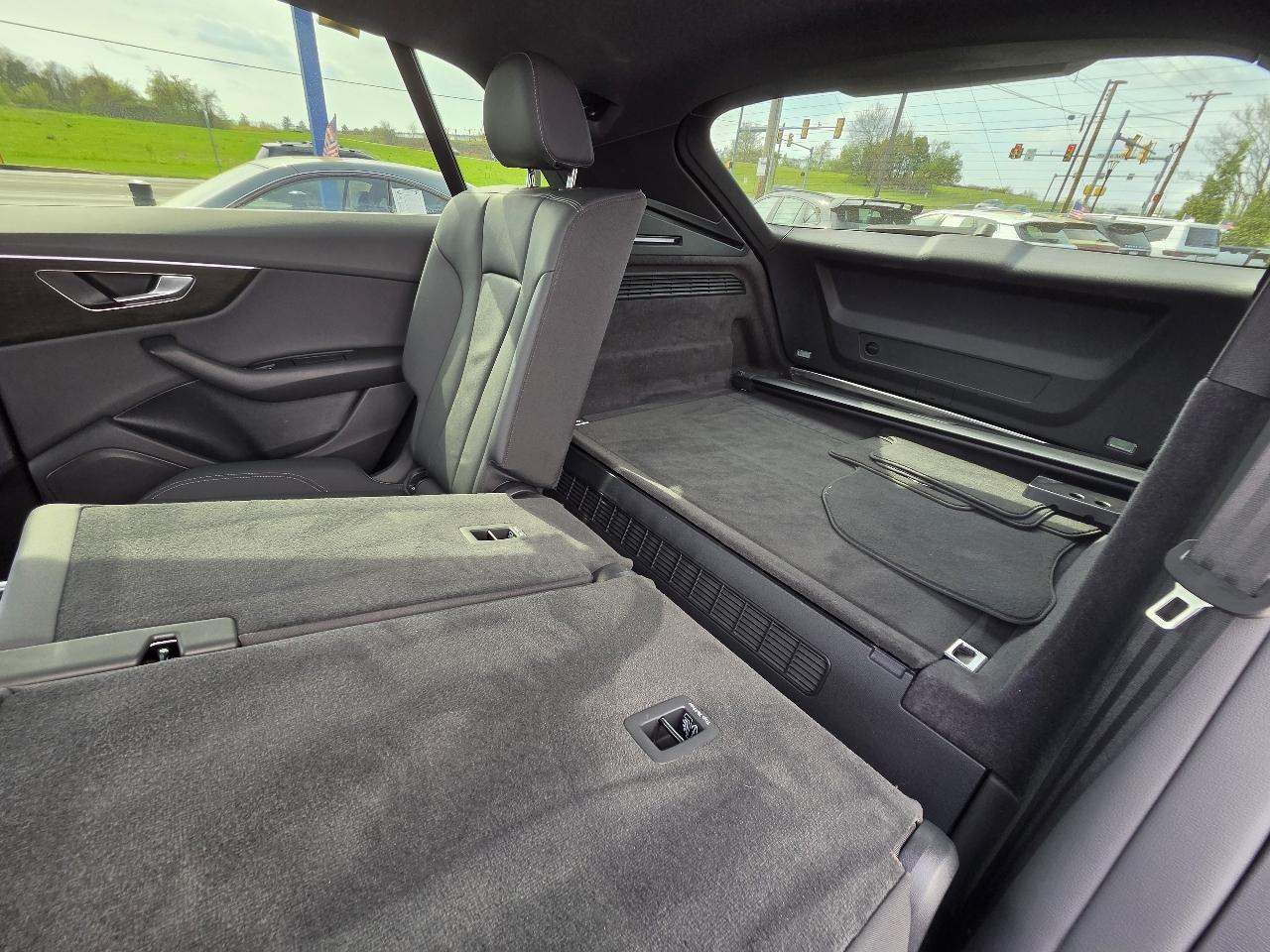 Audi Q8 Premium 55 TFSI quattro 2025