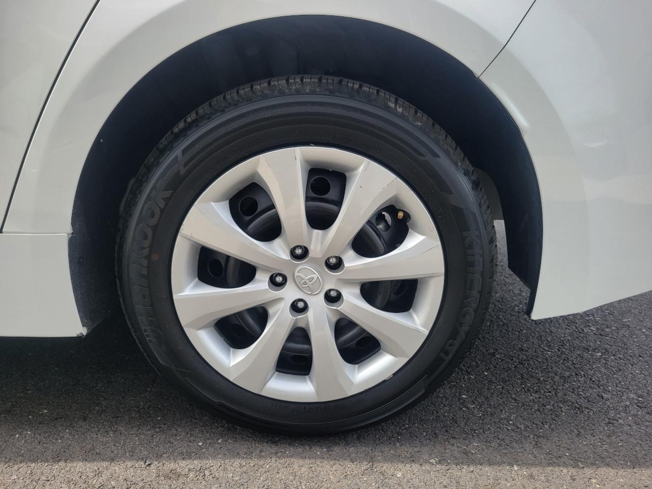 Toyota Corolla LE CVT (Natl) 2025