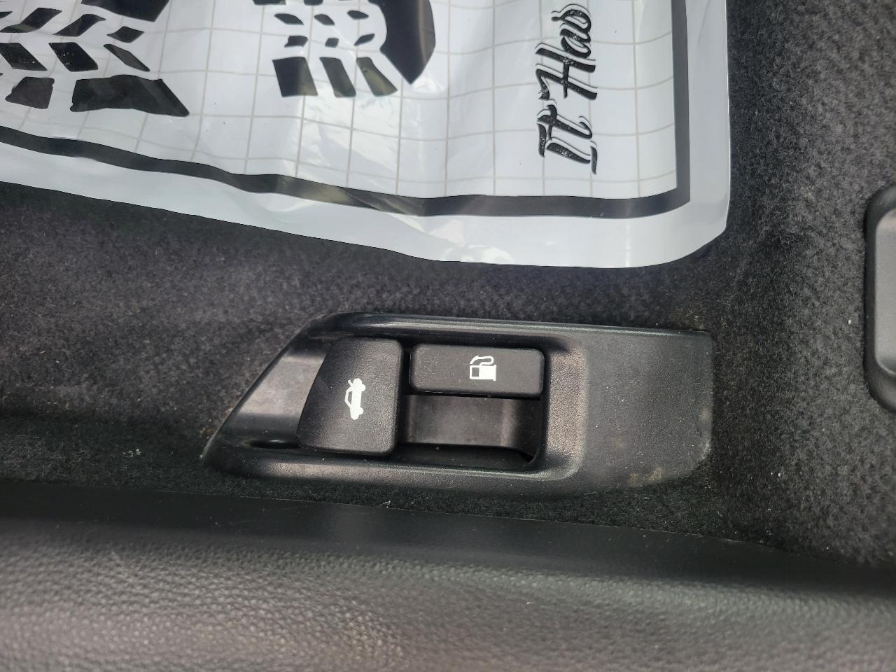 Toyota Corolla LE CVT (Natl) 2025