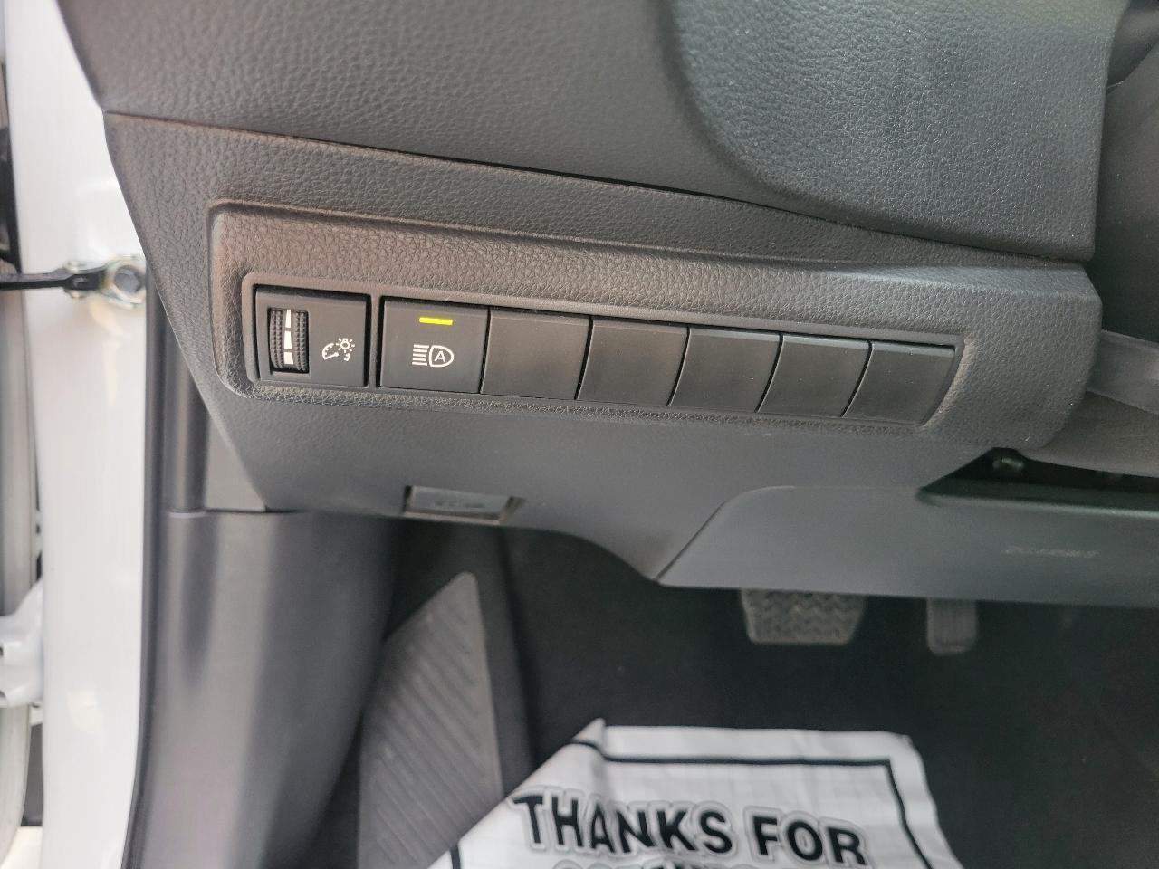 Toyota Corolla LE CVT (Natl) 2025