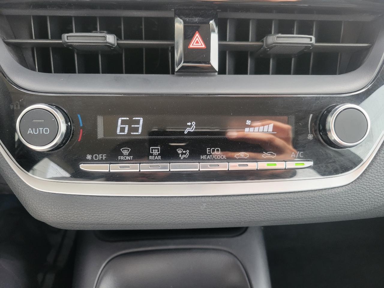 Toyota Corolla LE CVT (Natl) 2025