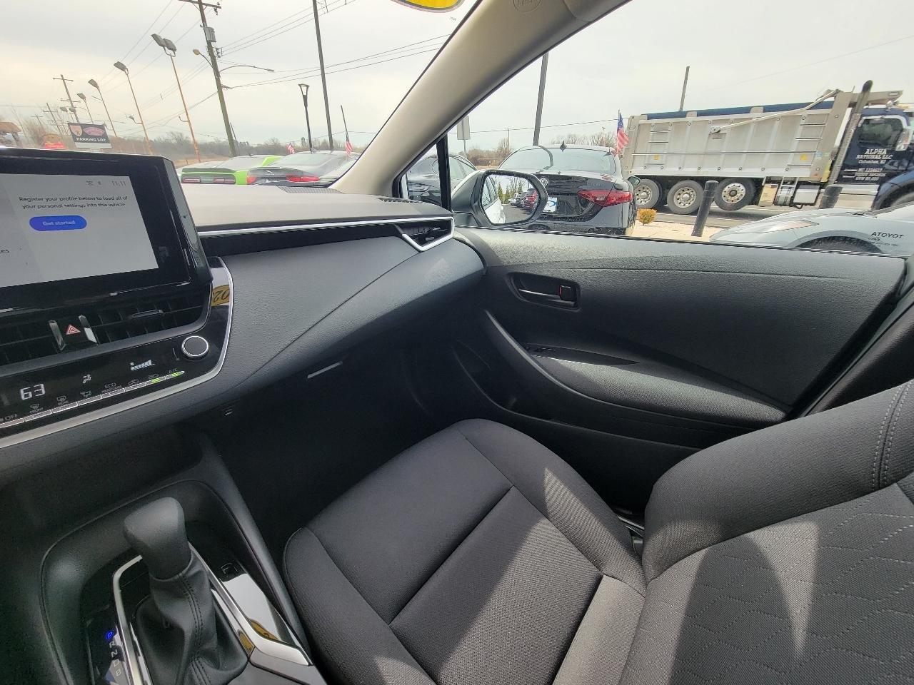 Toyota Corolla LE CVT (Natl) 2025