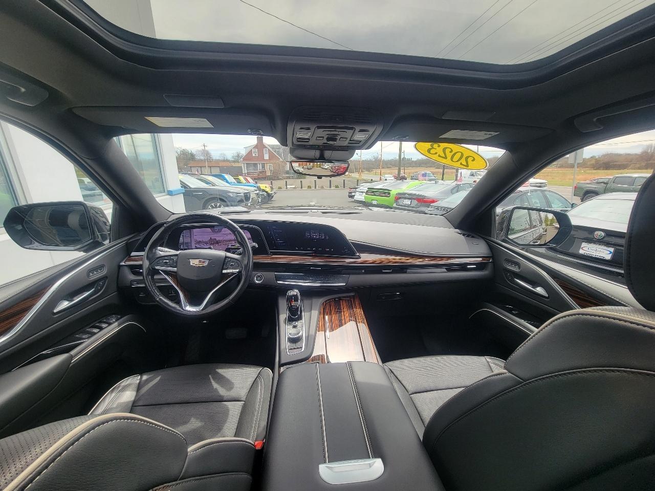 Cadillac Escalade ESV RWD 4dr Premium Luxury 2023