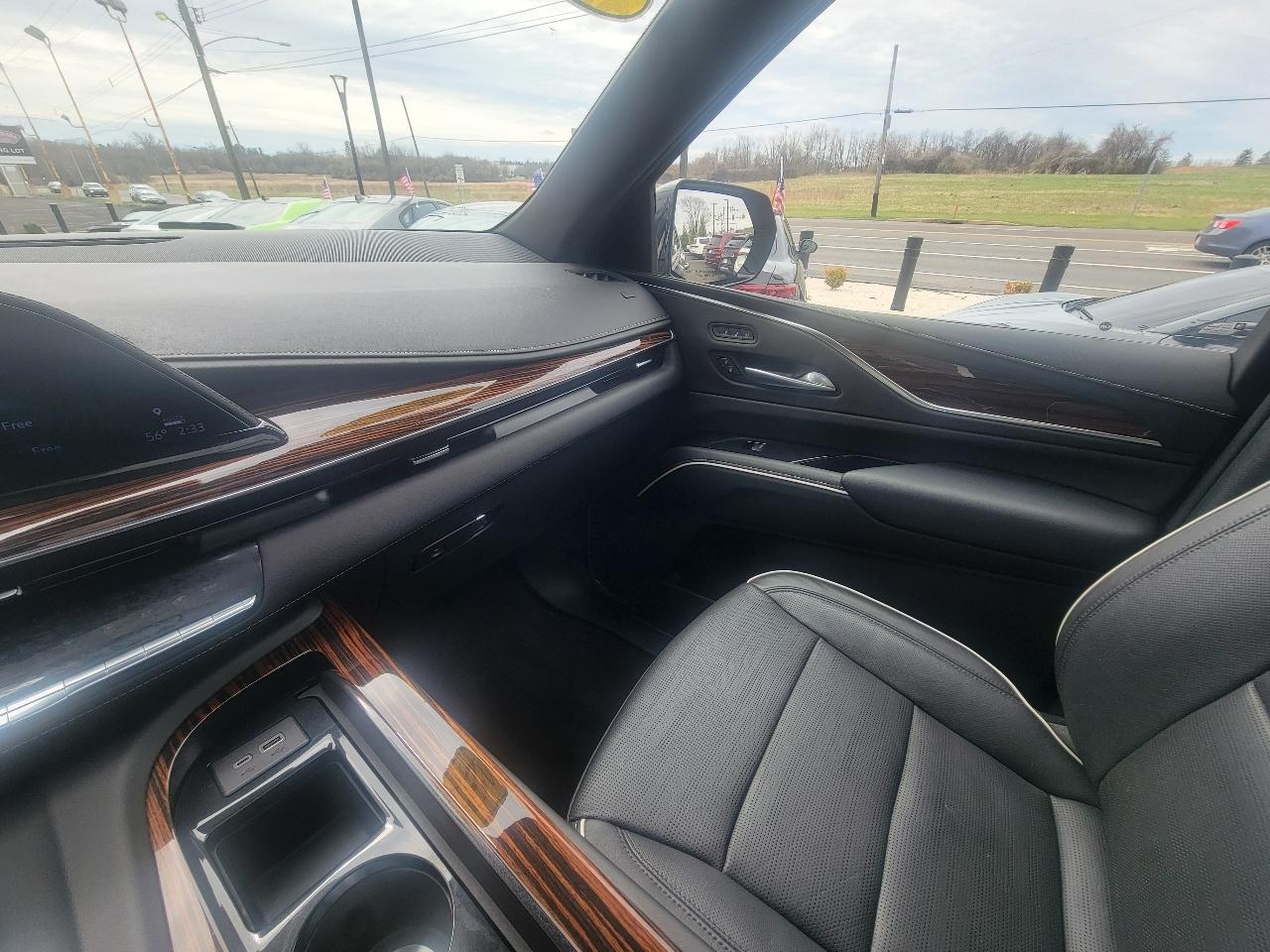 Cadillac Escalade ESV RWD 4dr Premium Luxury 2023