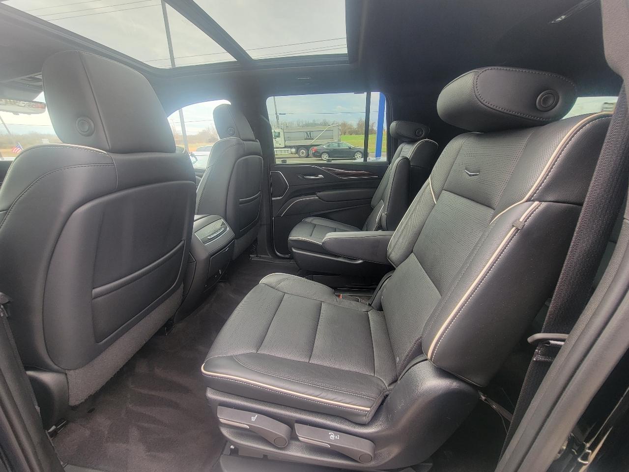 Cadillac Escalade ESV RWD 4dr Premium Luxury 2023