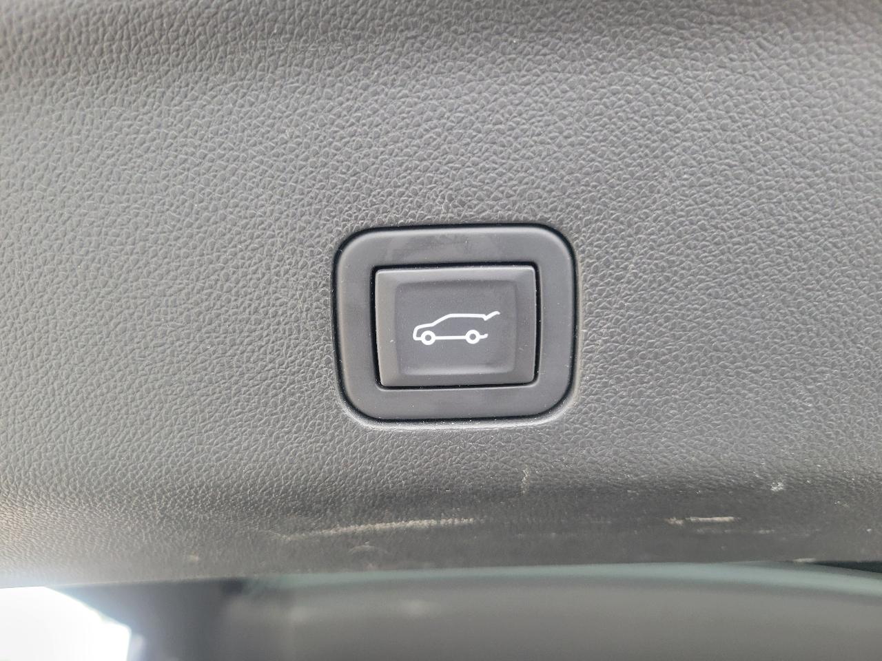 Cadillac Escalade ESV RWD 4dr Premium Luxury 2023