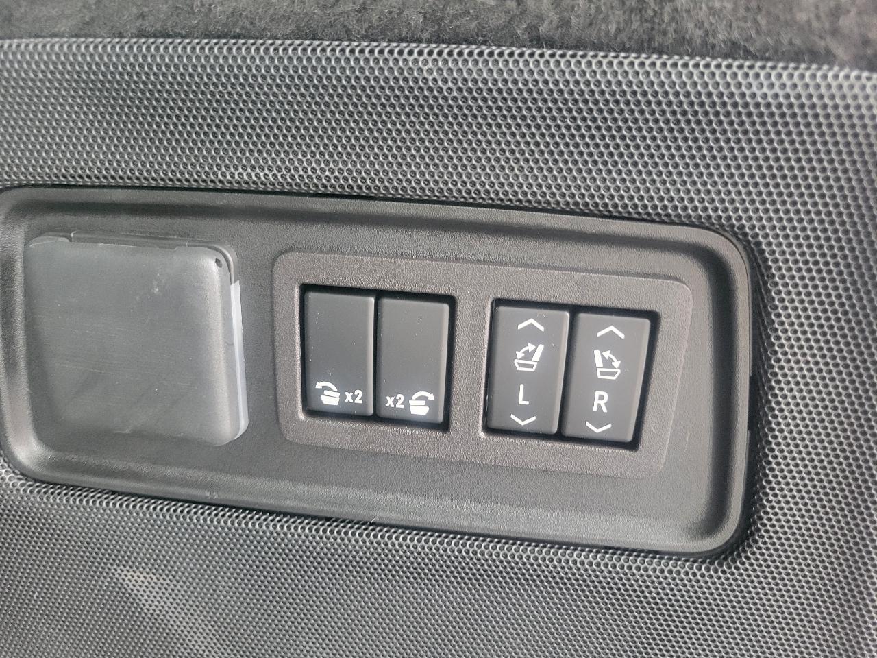 Cadillac Escalade ESV RWD 4dr Premium Luxury 2023