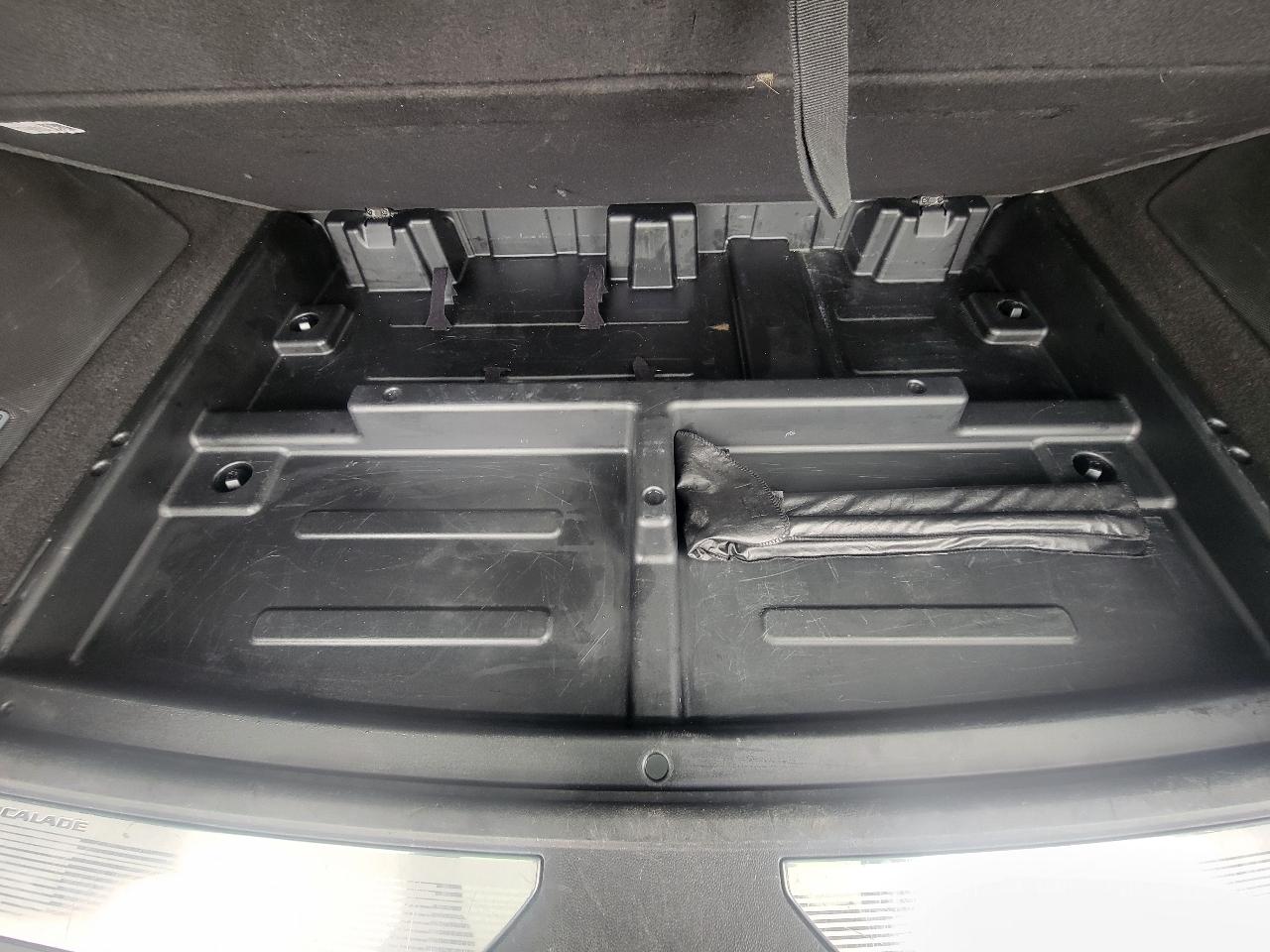 Cadillac Escalade ESV RWD 4dr Premium Luxury 2023