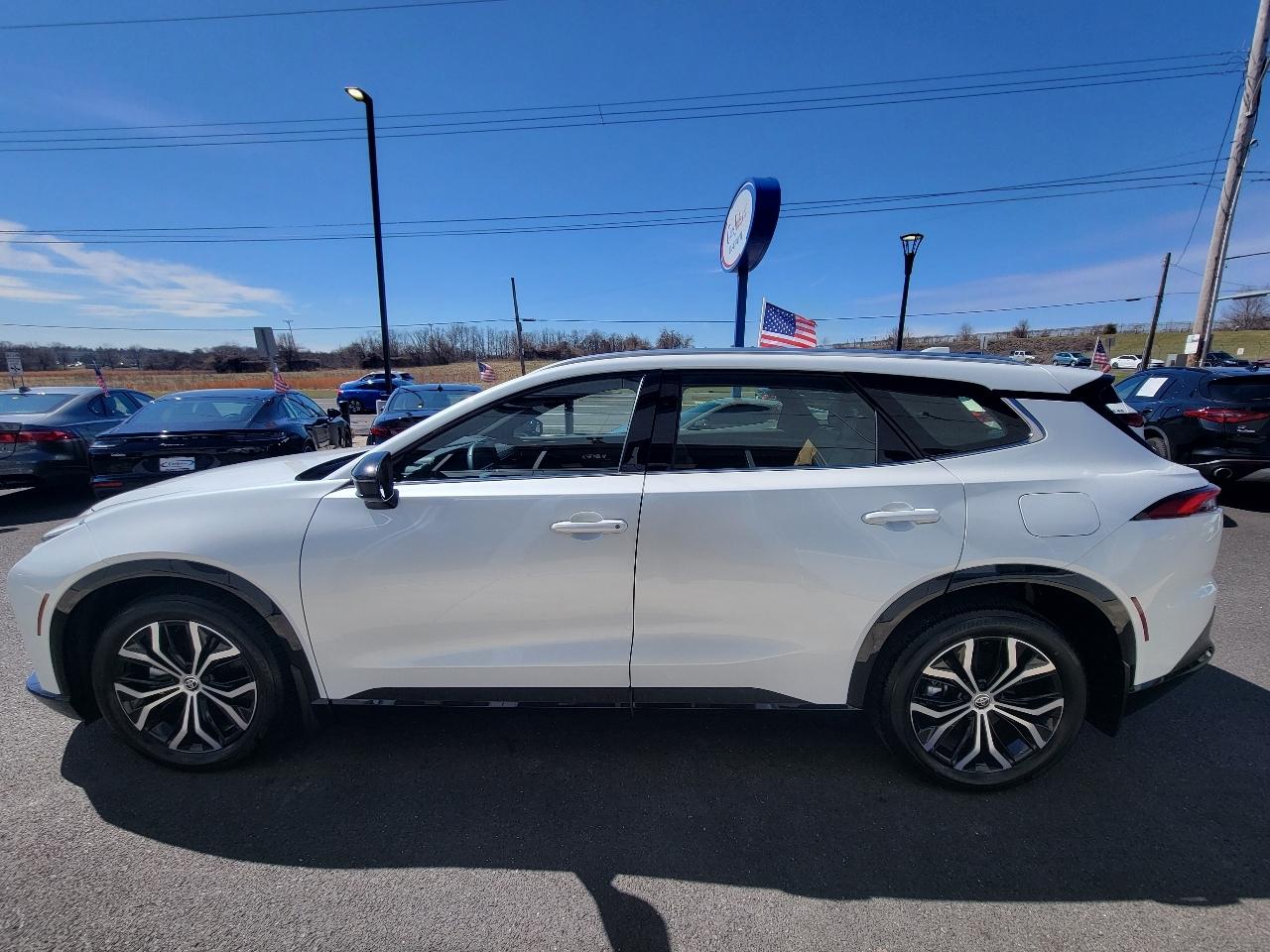 Toyota Crown Signia XLE AWD (Natl) 2025