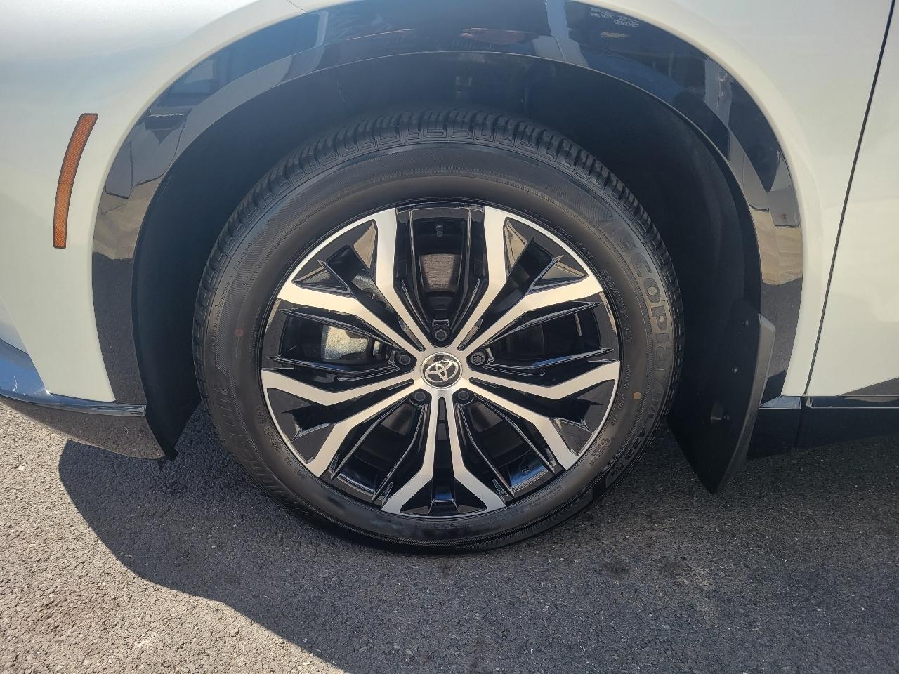 Toyota Crown Signia XLE AWD (Natl) 2025