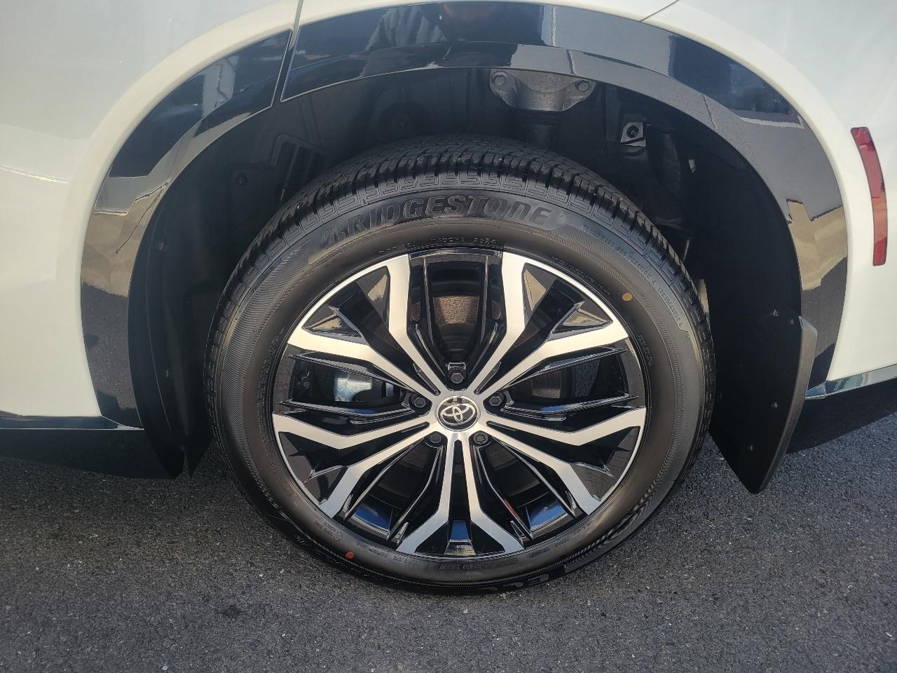 Toyota Crown Signia XLE AWD (Natl) 2025