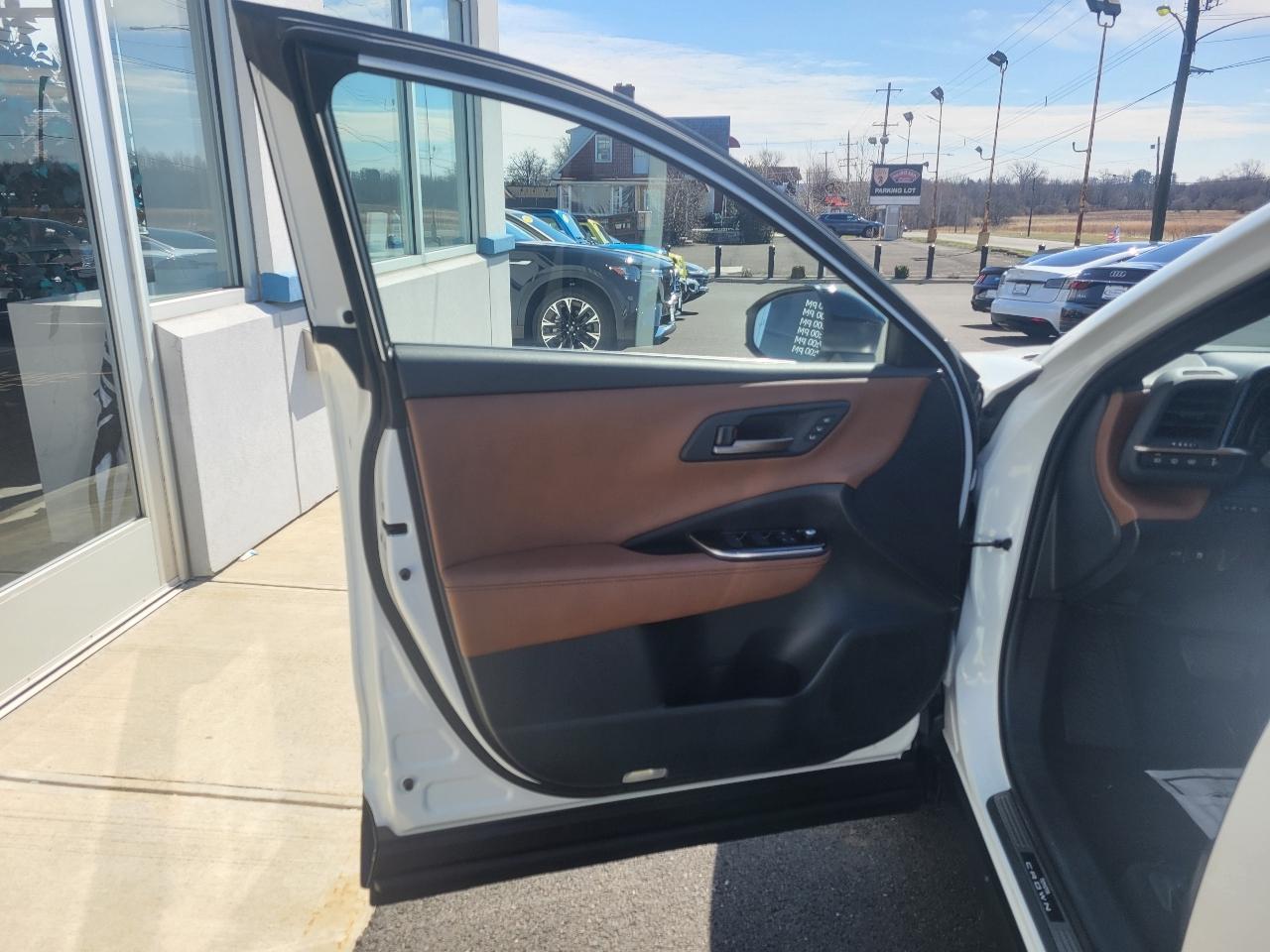 Toyota Crown Signia XLE AWD (Natl) 2025