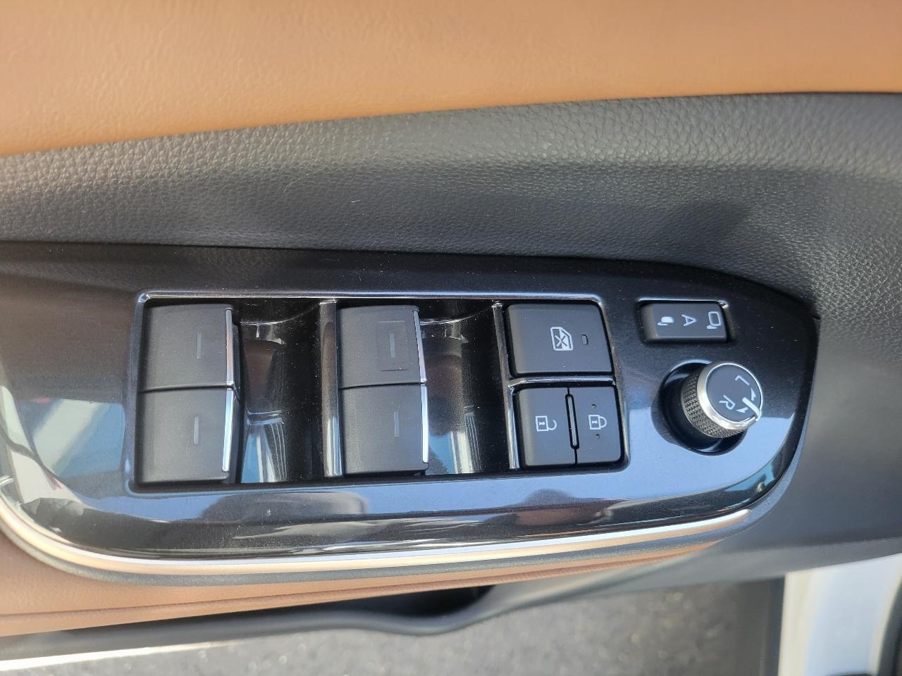 Toyota Crown Signia XLE AWD (Natl) 2025