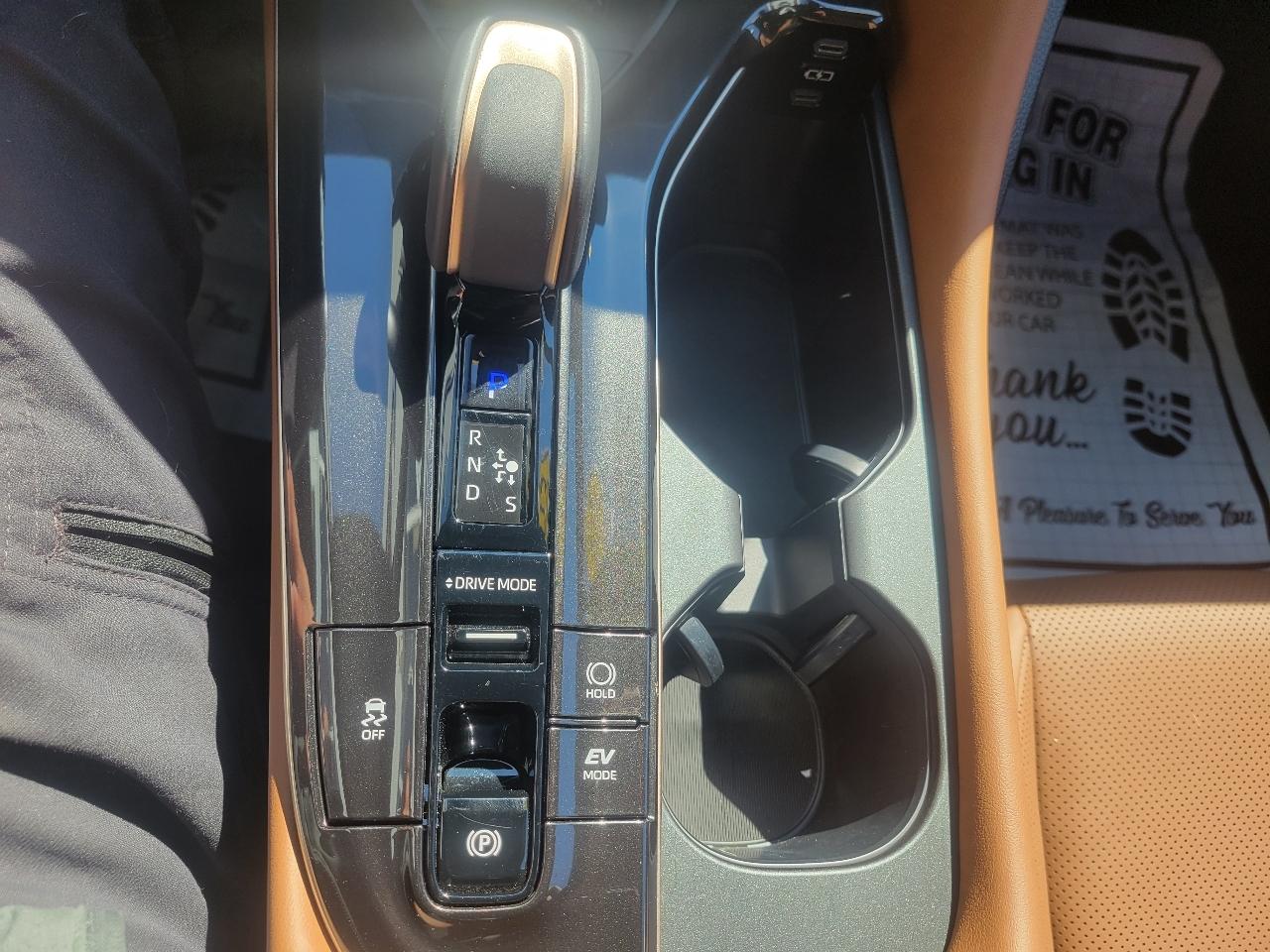 Toyota Crown Signia XLE AWD (Natl) 2025