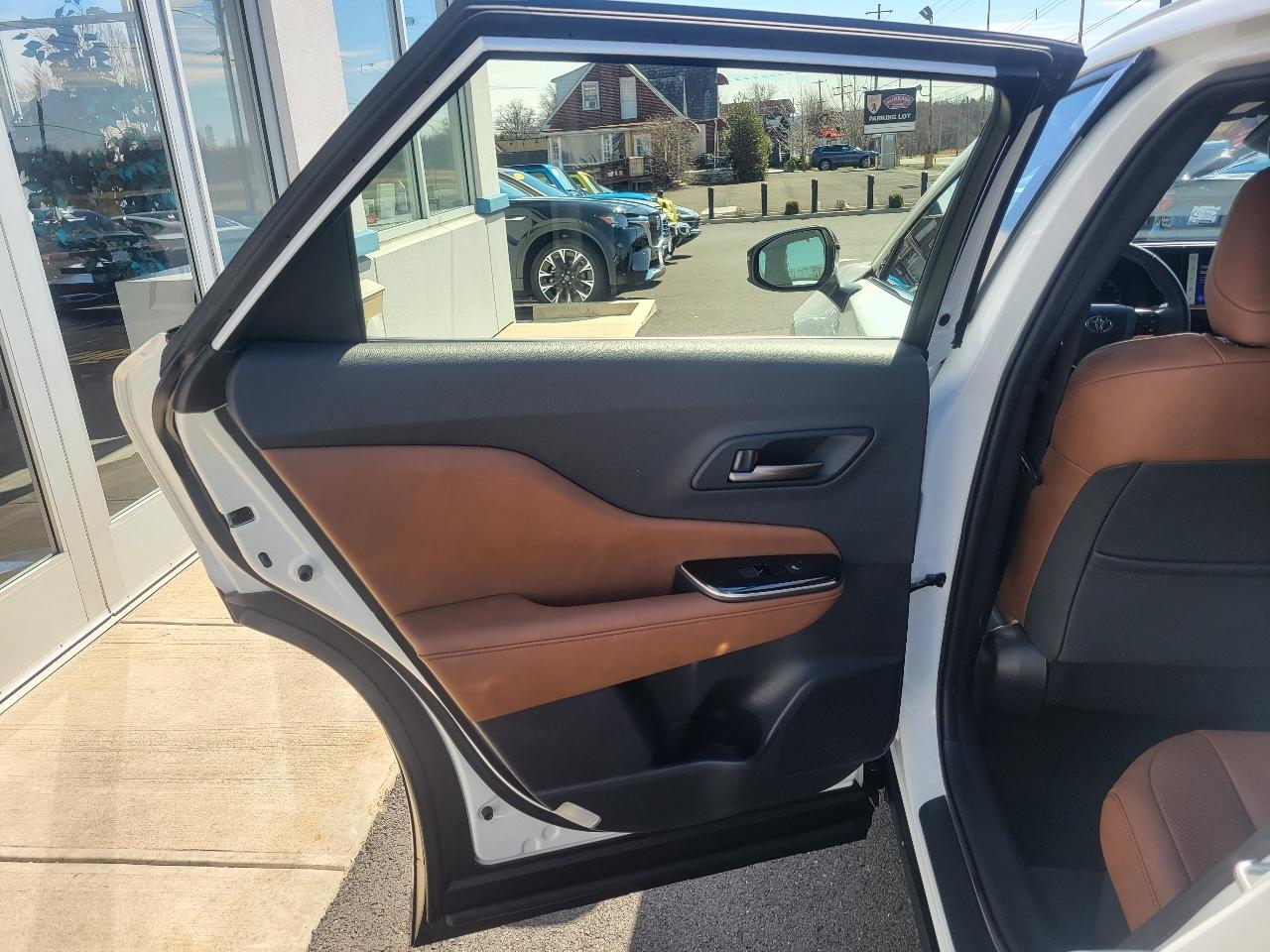 Toyota Crown Signia XLE AWD (Natl) 2025