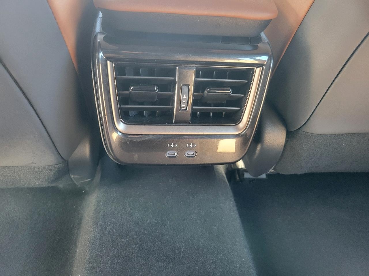 Toyota Crown Signia XLE AWD (Natl) 2025