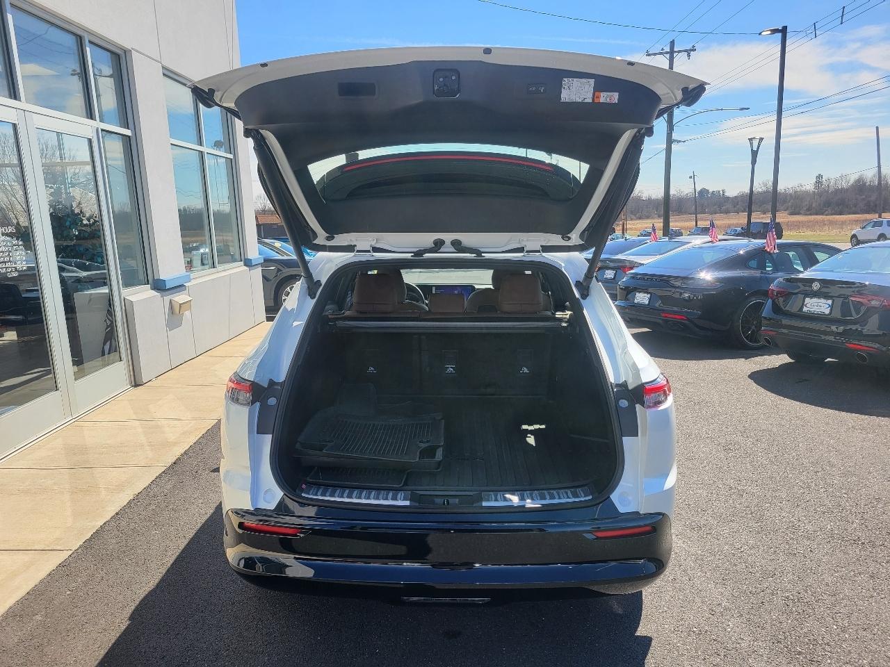 Toyota Crown Signia XLE AWD (Natl) 2025