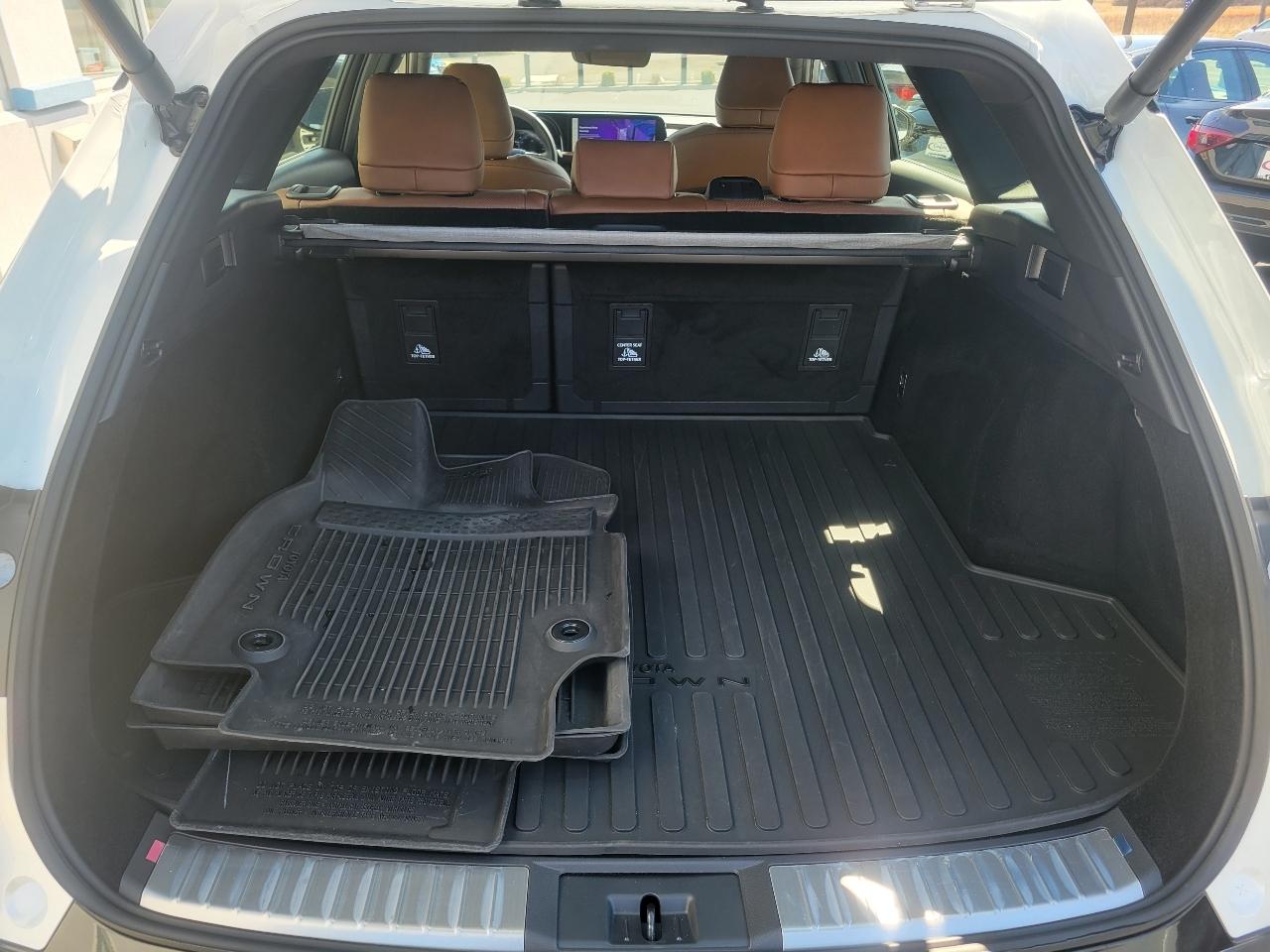 Toyota Crown Signia XLE AWD (Natl) 2025