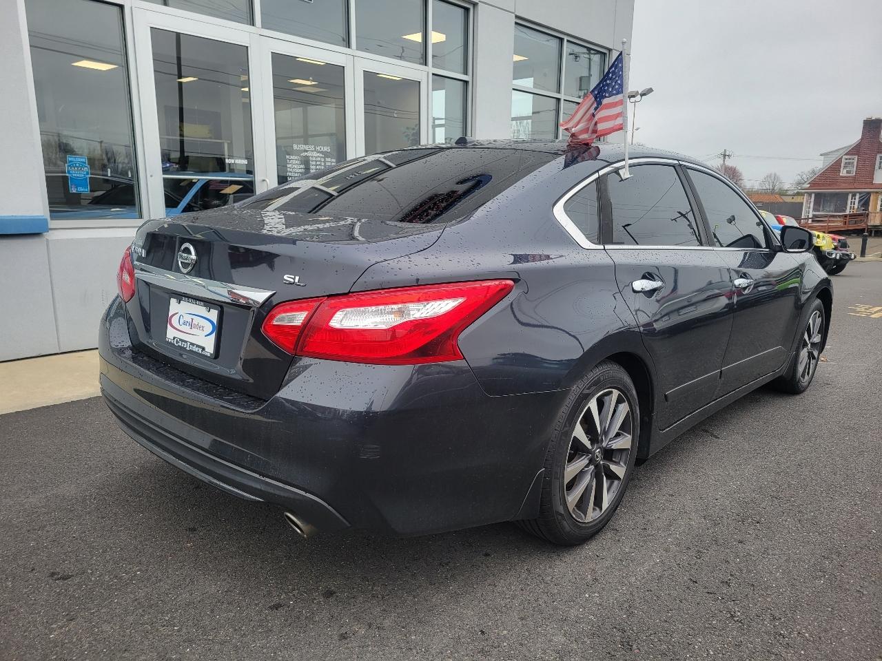 View vehicle photo 7