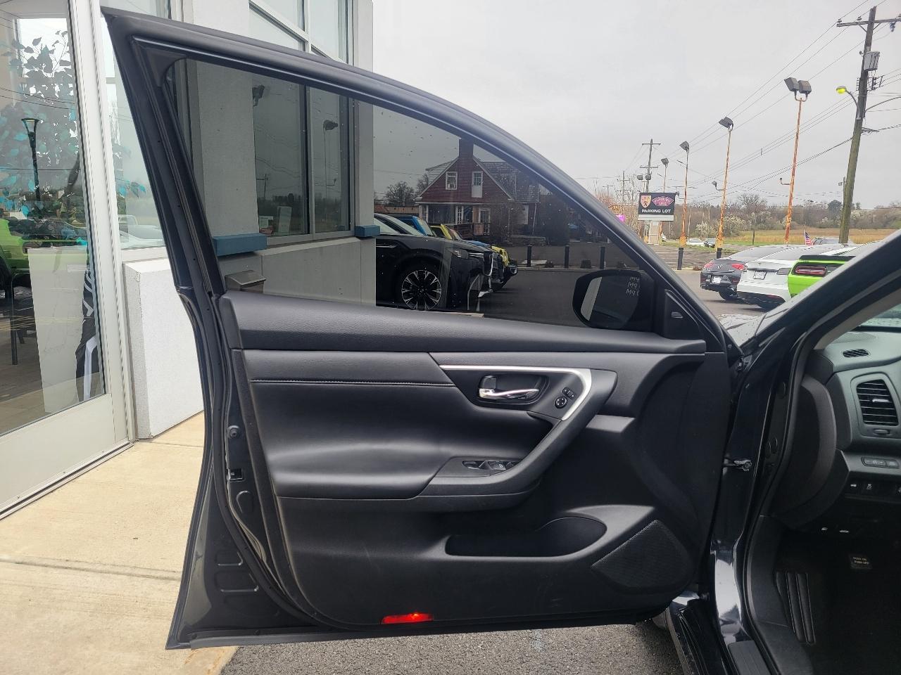 Nissan Altima 4dr Sdn I4 2.5 SL 2016