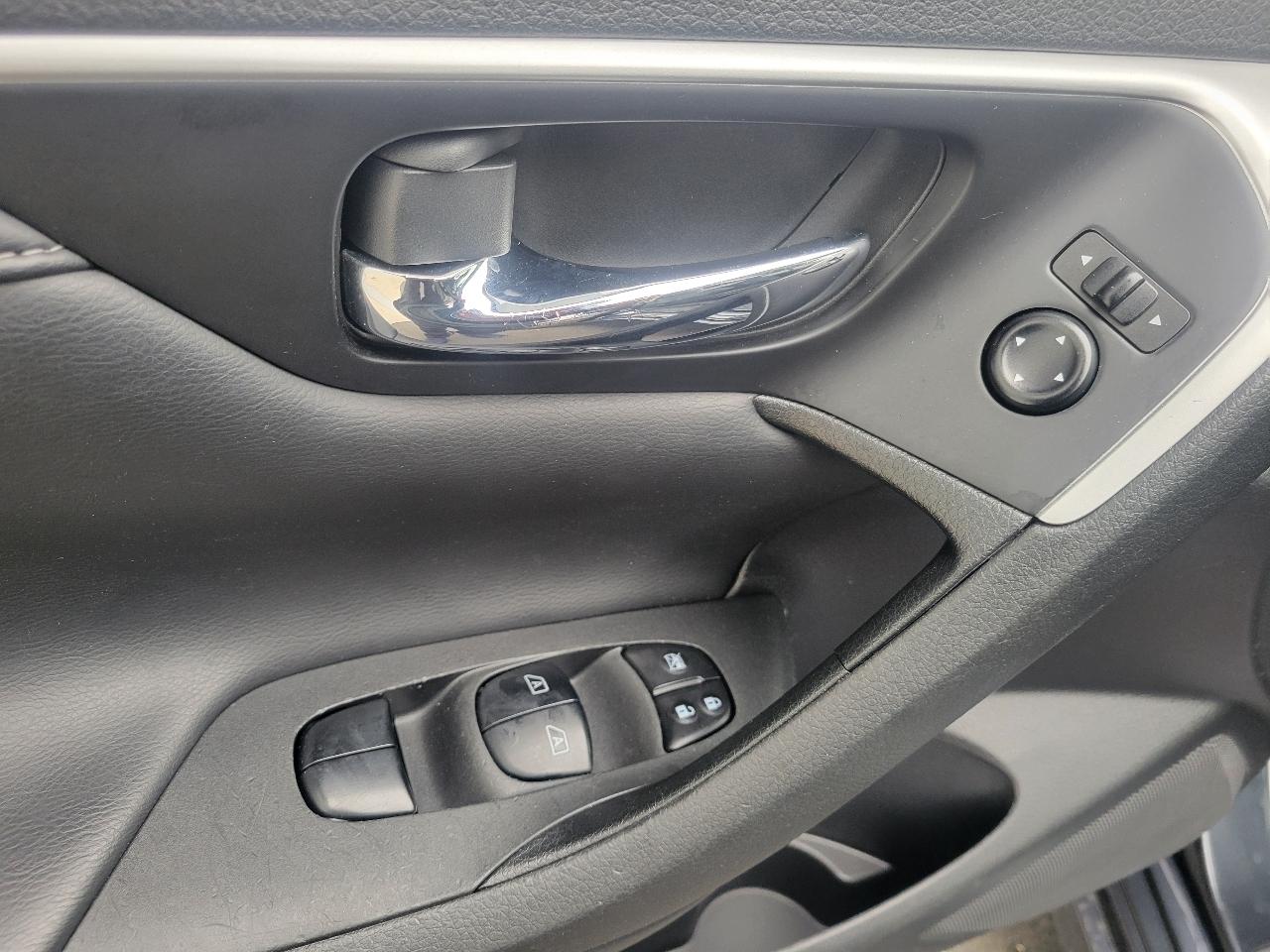 Nissan Altima 4dr Sdn I4 2.5 SL 2016