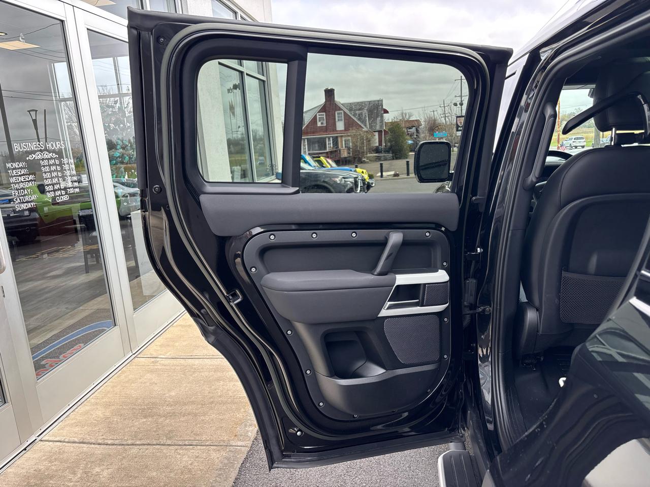 Land Rover Defender 110 S AWD 2023