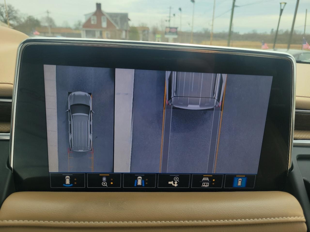 Chevrolet Tahoe 4WD 4dr Premier 2021