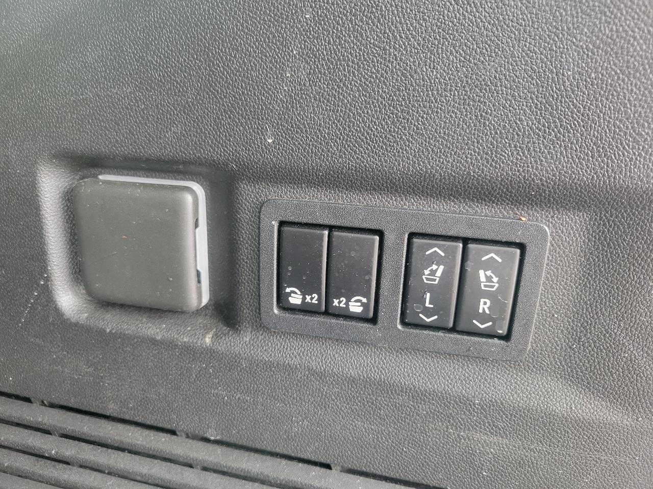 Chevrolet Tahoe 4WD 4dr Premier 2021