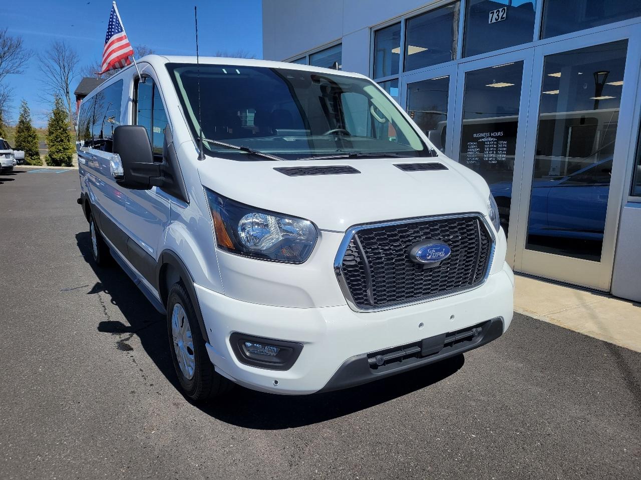 Ford Transit Passenger Wagon T-350 148" Low Roof XLT RWD 2024