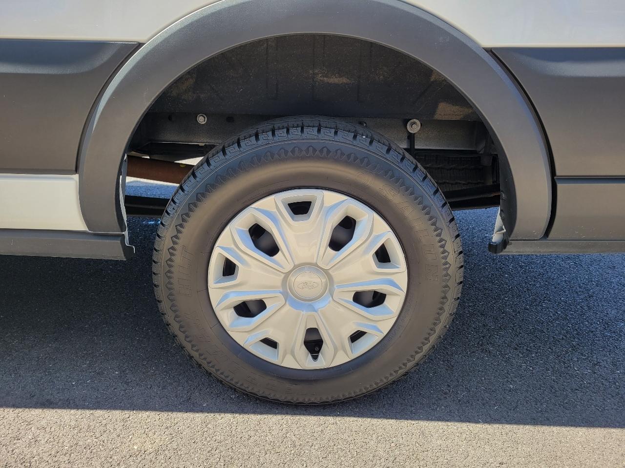 Ford Transit Passenger Wagon T-350 148" Low Roof XLT RWD 2024