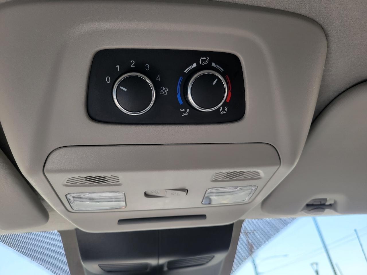 Ford Transit Passenger Wagon T-350 148" Low Roof XLT RWD 2024